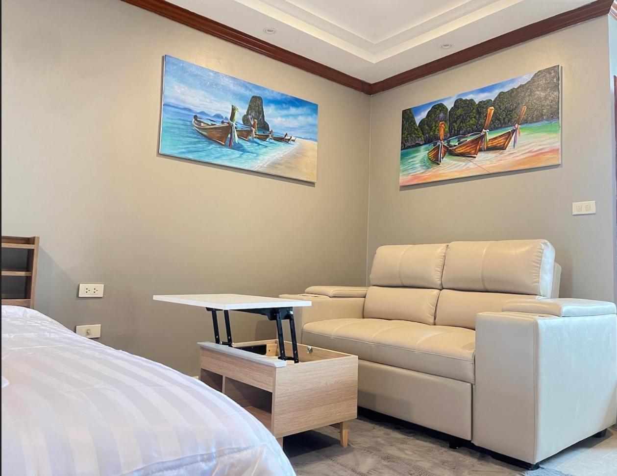 Andaman Sea Apartments Near Patong Beach - 28 Sqm With Kitchen, Private Bathroom, Seating Area, 65" Smart Tv With Free Wifi Bagian luar foto